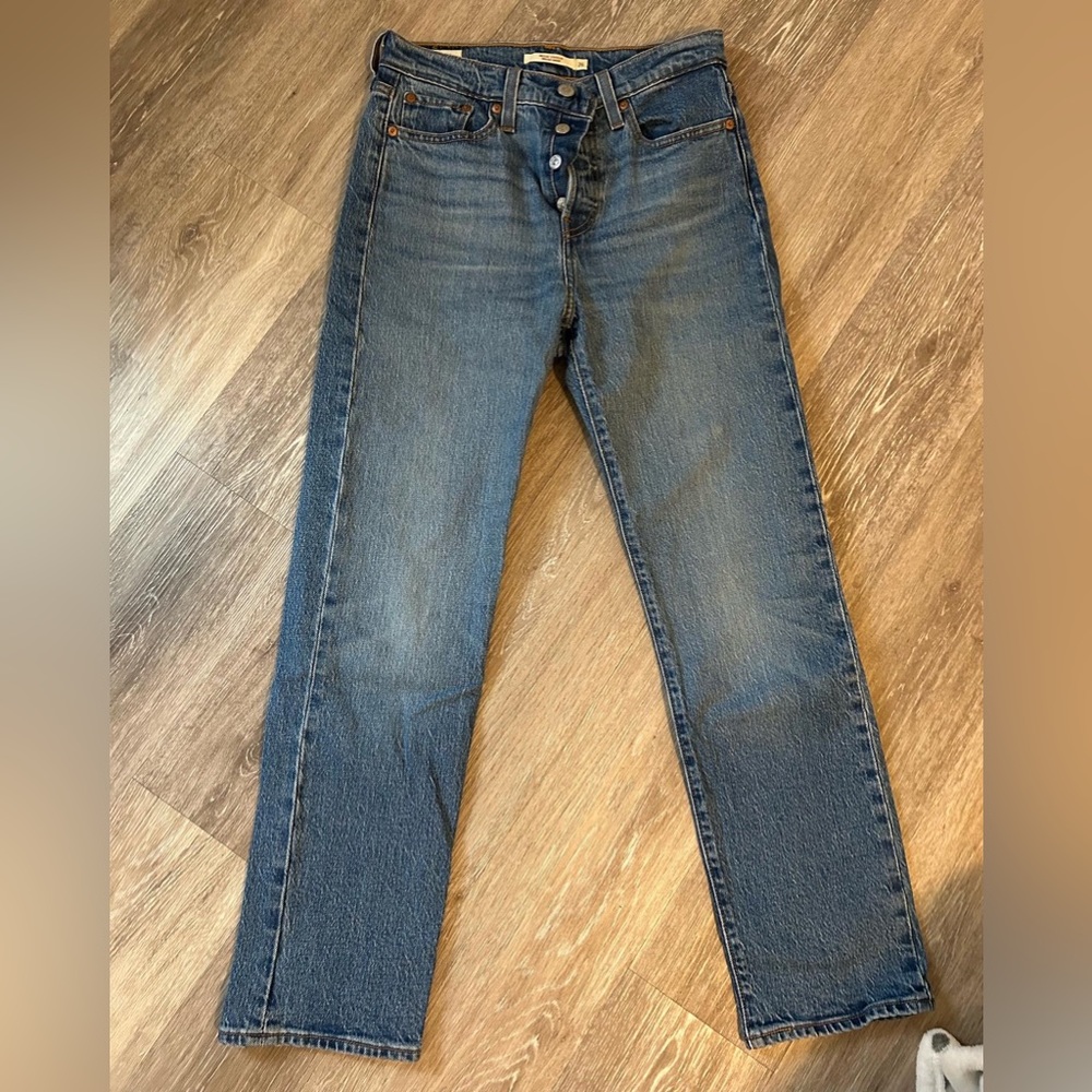 Levi wedgie straight